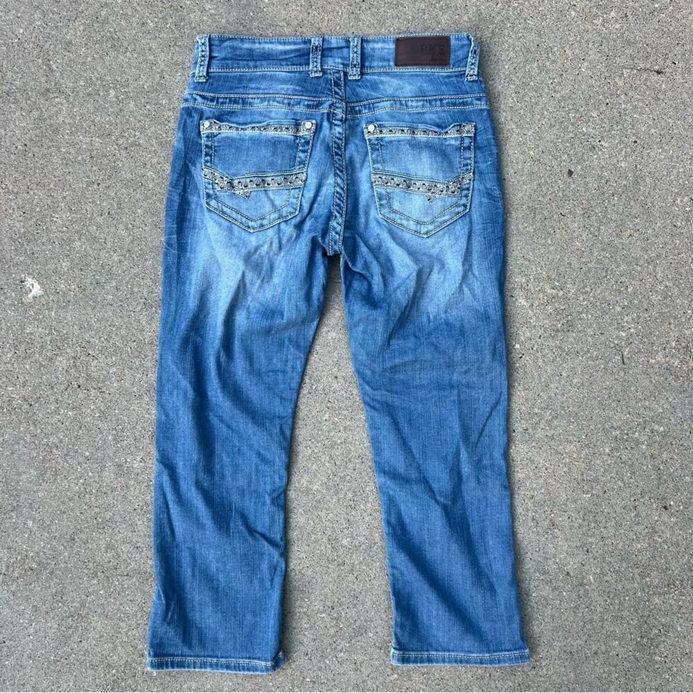 buckle BKE Payton light wash embroidered lightweight capri crop jeans Size 26